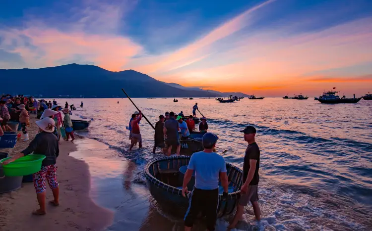 Man Thai Da Nang Beach